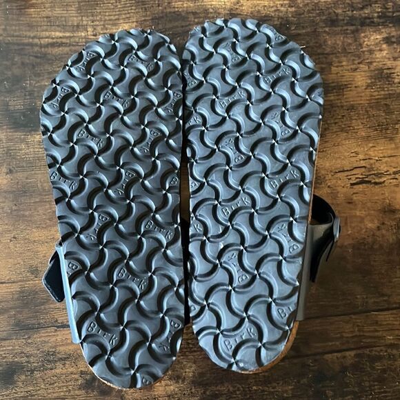 Gizeh Birko-Flor Flip Flop Size 37/7 pristine condition in Onyx 
BIRKENSTOCK - Picture 7 of 7